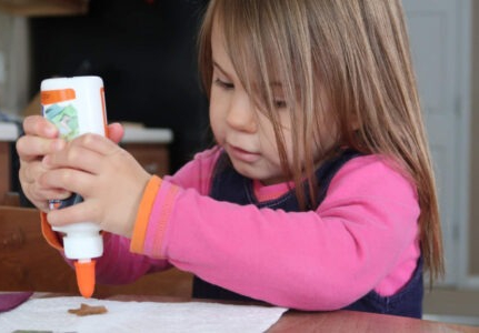 art activities for preschoolers, collage creations